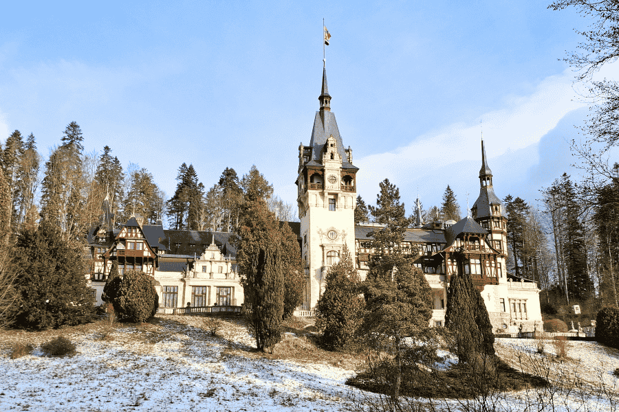 Unde să călătorești în februarie în România: Castelul Peleș, Sinaia